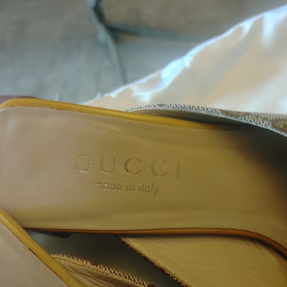 Shoes - Picture 5 of 6